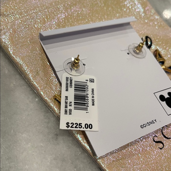 NEW Disney Kendra Scott Red Heart Earrings - Picture 4 of 8